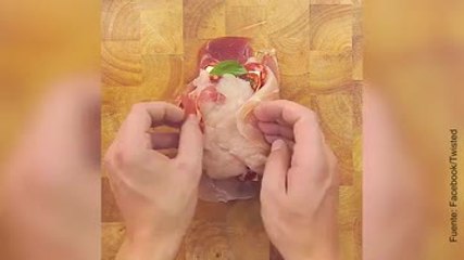Sorpresa comestible: ¡pollo relleno de pizza!