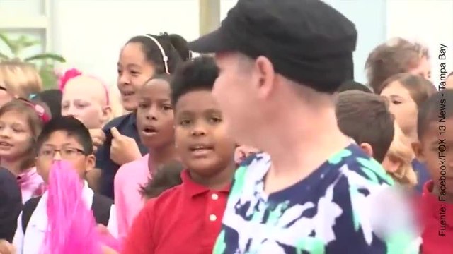 ¡Esta profesora recibe una gran sorpresa en su colegio!