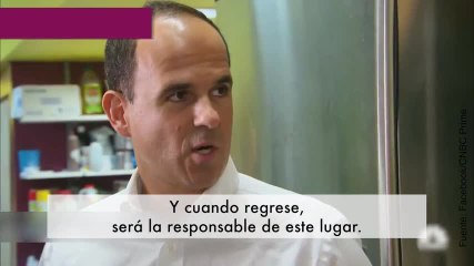 ¡Un jefe infiltrado sorprende a una de sus empleadas!