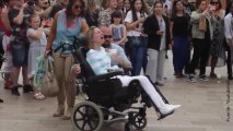 ¡Este hombre sorprende a su esposa con un flashmob muy especial!