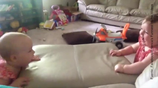 ¡Estos bebés se lo pasan pipa jugando juntos!