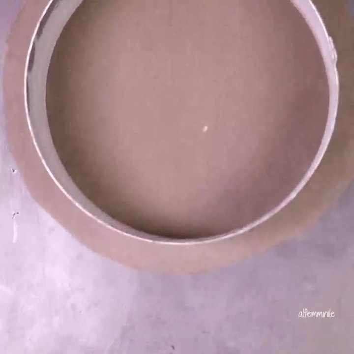 Torta al cioccolato con cuore fuso