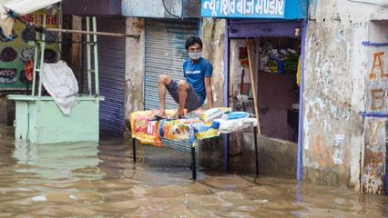 Flood in 100 villages of Lakhimpur, no govt help provided