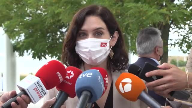 Ayuso propone que los empresarios catalanes financien el camino a la independencia , ya que Madrid no está para fiestas