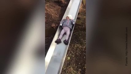 ¡Intento fallido de tirarse por un tobogán!