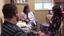 ¡Le pide matrimonio en la consulta del médico!