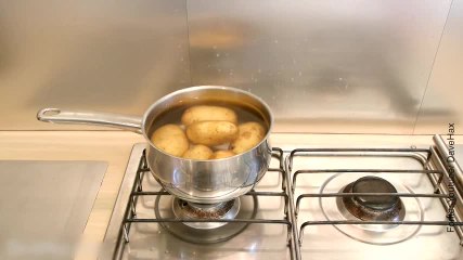 Sbucciare le patate non è mai stato così veloce...