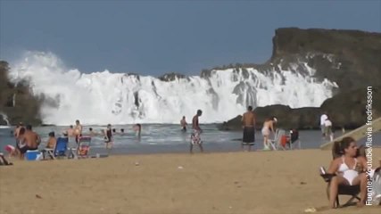 Vídeo de gran ola en una playa de Puerto Rico