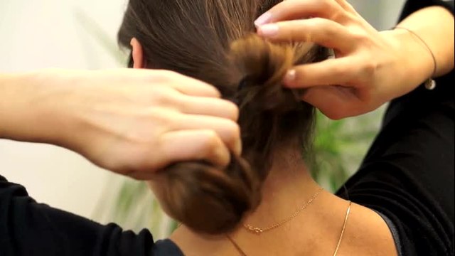 Pettinature facili e veloci: ecco come realizzare acconciature carine in poco tempo