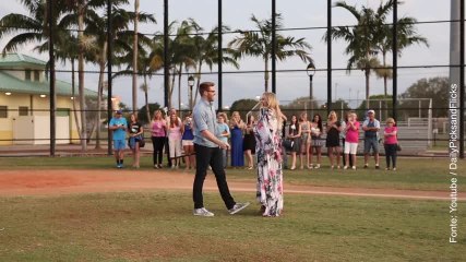 Questa sì che è una maniera stravagante per rivelare il sesso di un bebè