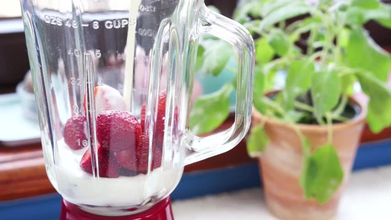 Freschi ma con gusto: prova la ricetta dei sorbetti alla fragola