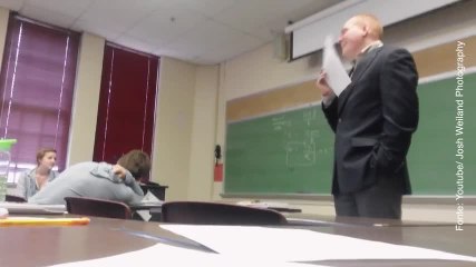 Un pesce d'aprile indimenticabile per questo professore