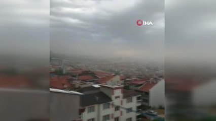 Denizli'de 5 dakikalık kum fırtınası yıktı geçti