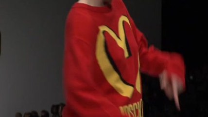Pokaz Moschino jesień- zima 2014/2015 WIDEO