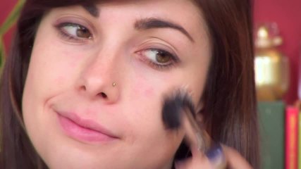 Beauty Tips: scegli il fondotinta compatto Ecco come si applica!