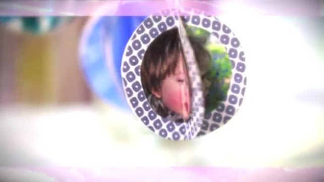 Addobbare l'albero di Natale con decorazioni fatte in casa