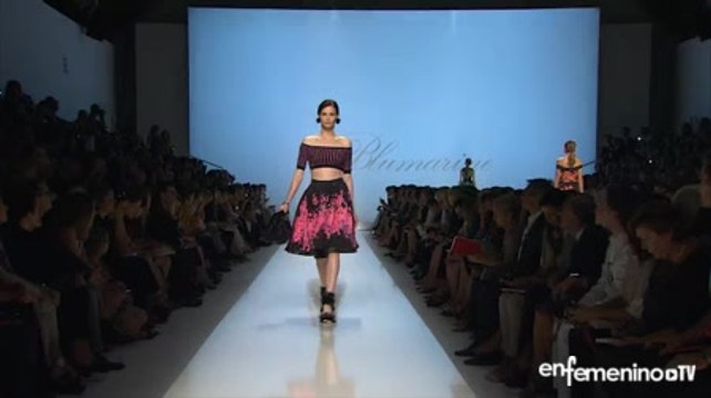 Moda colorida en el desfile de Blumarine