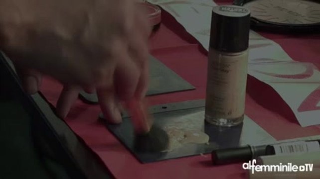 Creare una base per il make-up: il video tutorial