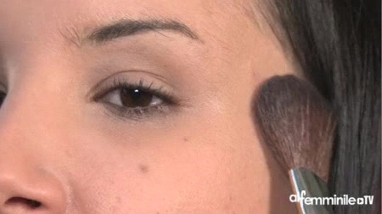 Come fare il make-up ispirato al Moulin Rouge