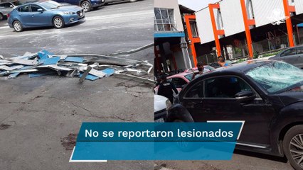 Cae plafón de puente peatonal del Metro Villa de Cortés y daña dos autos