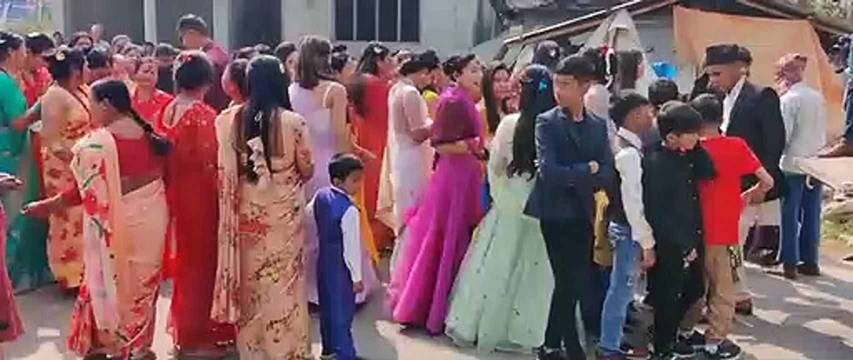 Balamuwa Pump Mare Bhojpuri Song || Tharu Wedding Dance At Dharampur