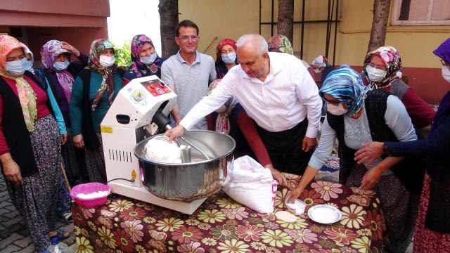 Yörük kadınları hamur yoğurma makinesiyle tanıştı