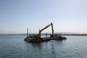 Van Gölü kıyılarından 15 günde 6 bin metreküp dip çamuru temizlendi