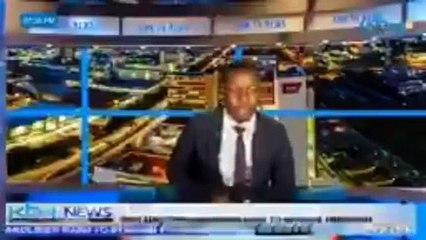 مذيع يقطع النشرة الإخبارية على الهواء مباشرة والسبب غريب