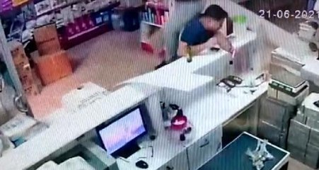 ASMA KATIN ZEMİNİ ÇÖKÜNCE ALT KATTAKİ OĞLUNUN ÜZERİNE DÜŞTÜ