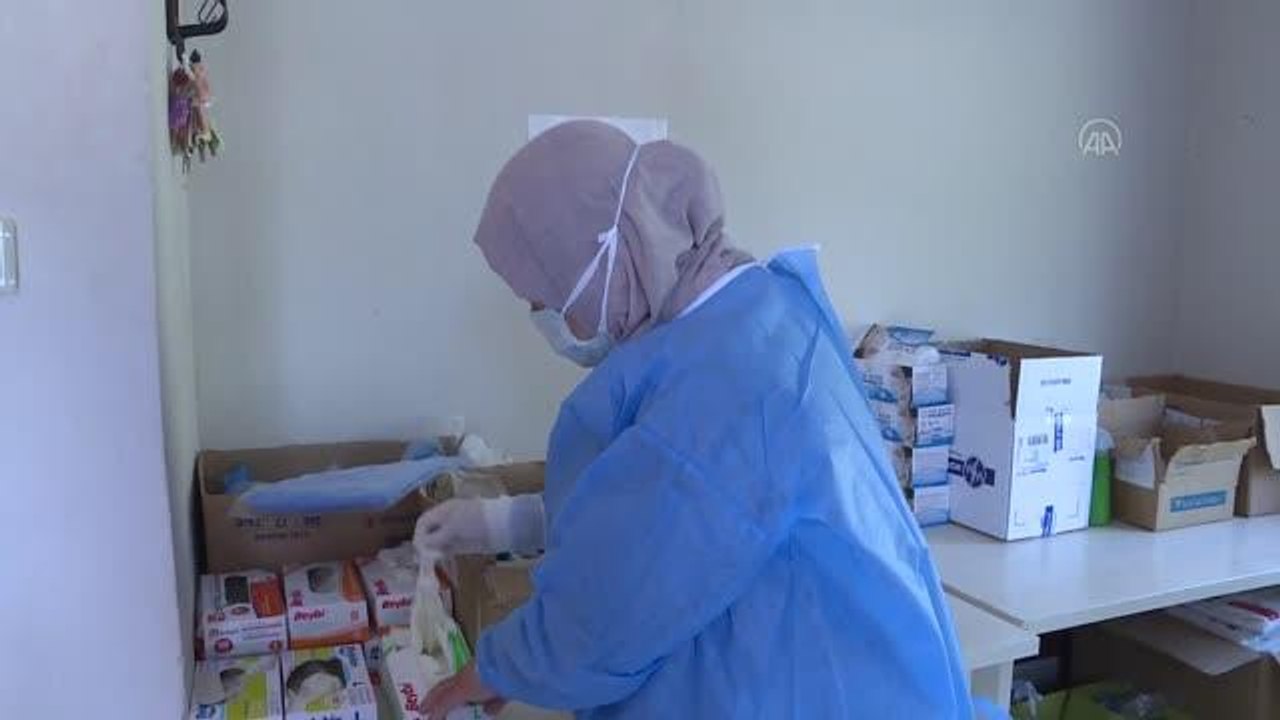 Gönüllü Kovid-19 aşısı yapan ebe, hayatını otizmli oğluna ve mesleğine adadı