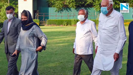 Watch, Sonu Sood sells bread and eggs on his bicycle