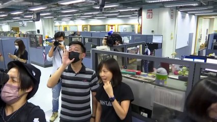 Aus für prodemokratische Zeitung: Schlange stehen für letzte Apple Daily