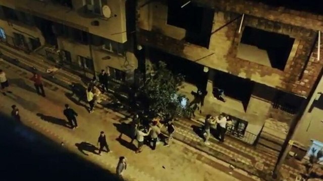 Çocukların kavgasına aileler de katıldı; ortalık savaş alanına döndü