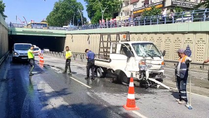 İSTANBUL - Sultangazi'de meydana gelen trafik kazasında 2 kişi yaralandı