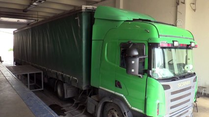 EDİRNE - Kapıkule'de bir tırda 116 kilo 426 gram uyuşturucu ele geçirilmesiyle ilgili 2 şüpheli tutuklandıdE