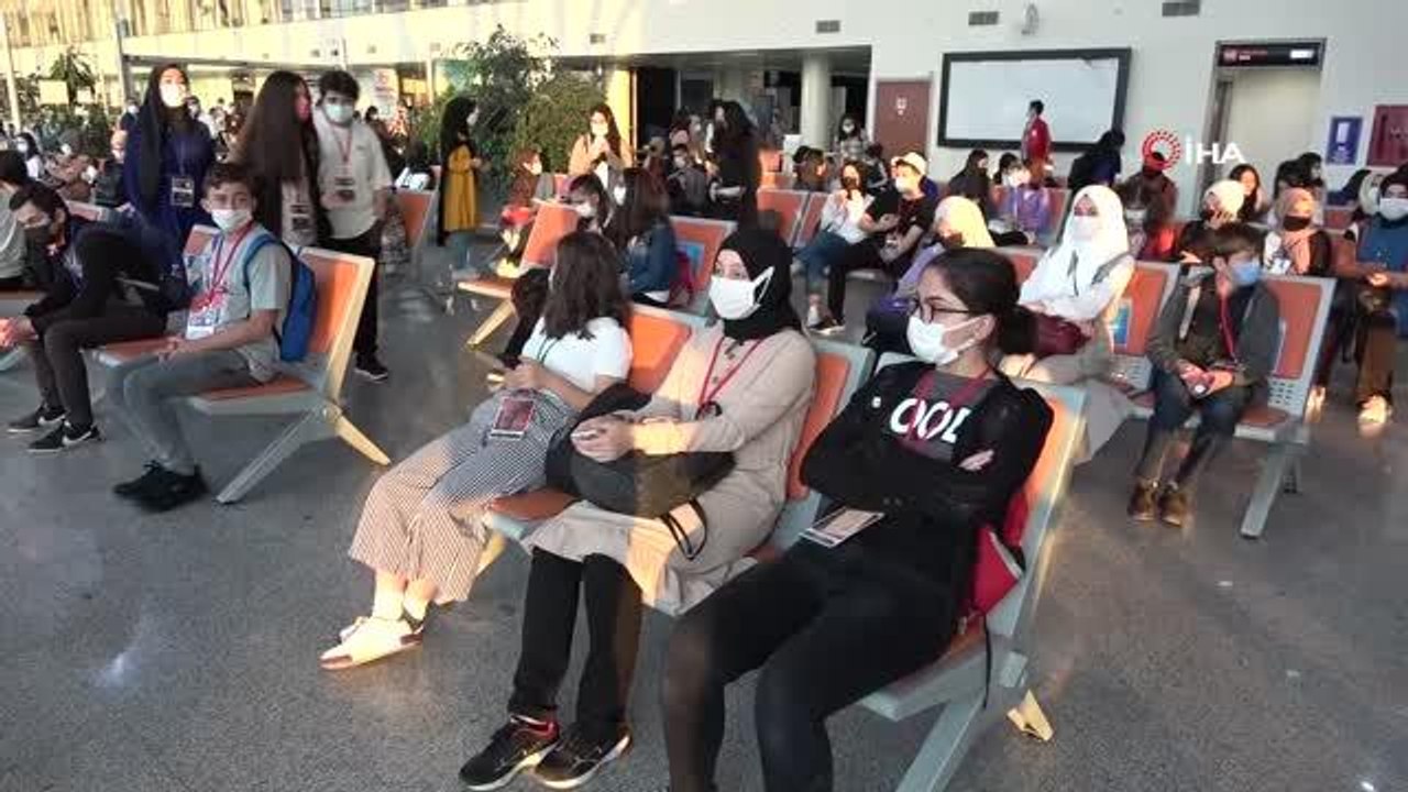 Başkan'dan gençlere anlamlı hediye, bizzat kendisi uğurladı