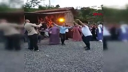 Çocuğun eline silah veren kişi muhtar çıktı
