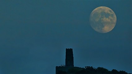 Strawberry Supermoon 2021: दुनियाभर में दिखा स्ट्रॉबेरी सुपर मून का अद्भुत नजारा | Boldsky