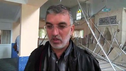 Cuma namazı sırasında caminin tavanı çöktü