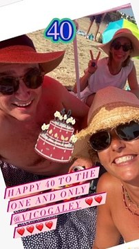 Faustine Bollaert en vacances pour l'anniversaire d'un ami !