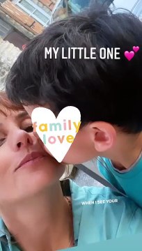 Faustine Bollaert et son fils Peter, 6 ans.