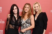 Lisa Kudrow got support from Jennifer Aniston and Courteney Cox after her mother's death