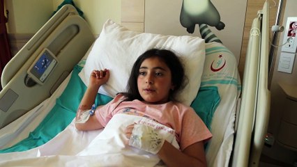 ERZURUM - Kaynar su dolu çaydanlığın üzerine devrilmesiyle yanan çocuk tedaviye alındı