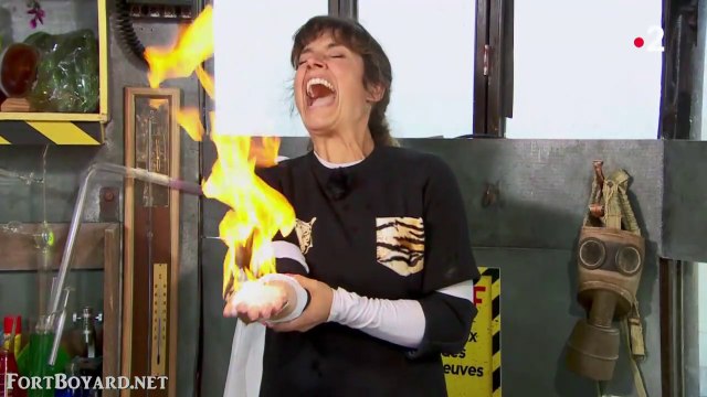 Fort Boyard 2021 : épreuve du B.E.E.F. (Bureau d'études des épreuves du Fort) avec le Père Fouras - Défi de la Torche humaine (19 juin 2021)