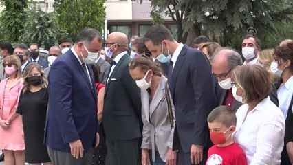 Simon Bolivar Parkı yenilendi, Venezuela Sokağı açıldı