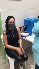 Moira Armella recibe su primera dosis de la vacuna contra el Covid-19