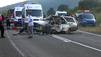 Paramparça olan otomobilde karı koca hayatını kaybetti