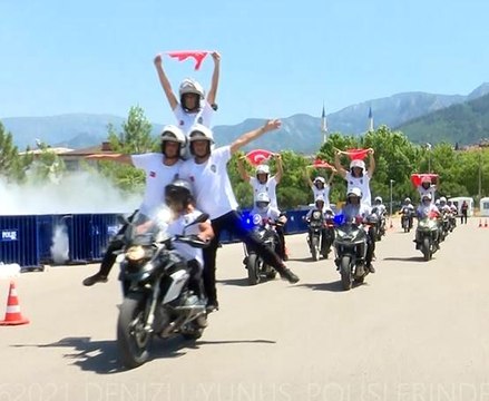 Yunus ve narkotik timlerinden adrenalin dolu gösteri