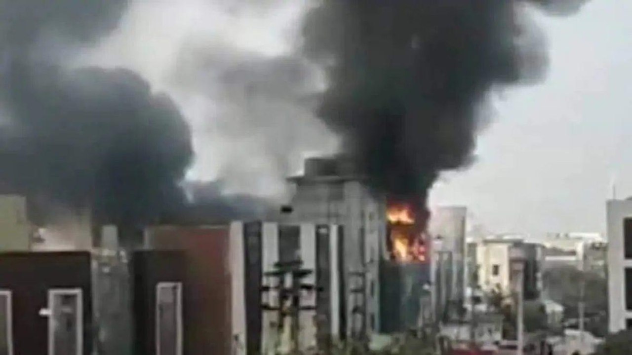 Manesar: Fire broke out in company, firefighters reached
