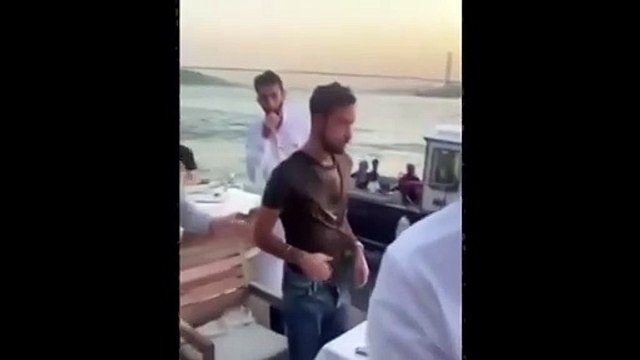 Kıskançlık krizine giren Şevval Şahin’in eski sevgilisi yeni sevgilisini denize attı